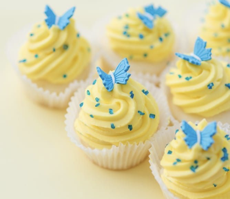Decorated-Lemon-Cupcakes_from_MS-BCakeBoutique
